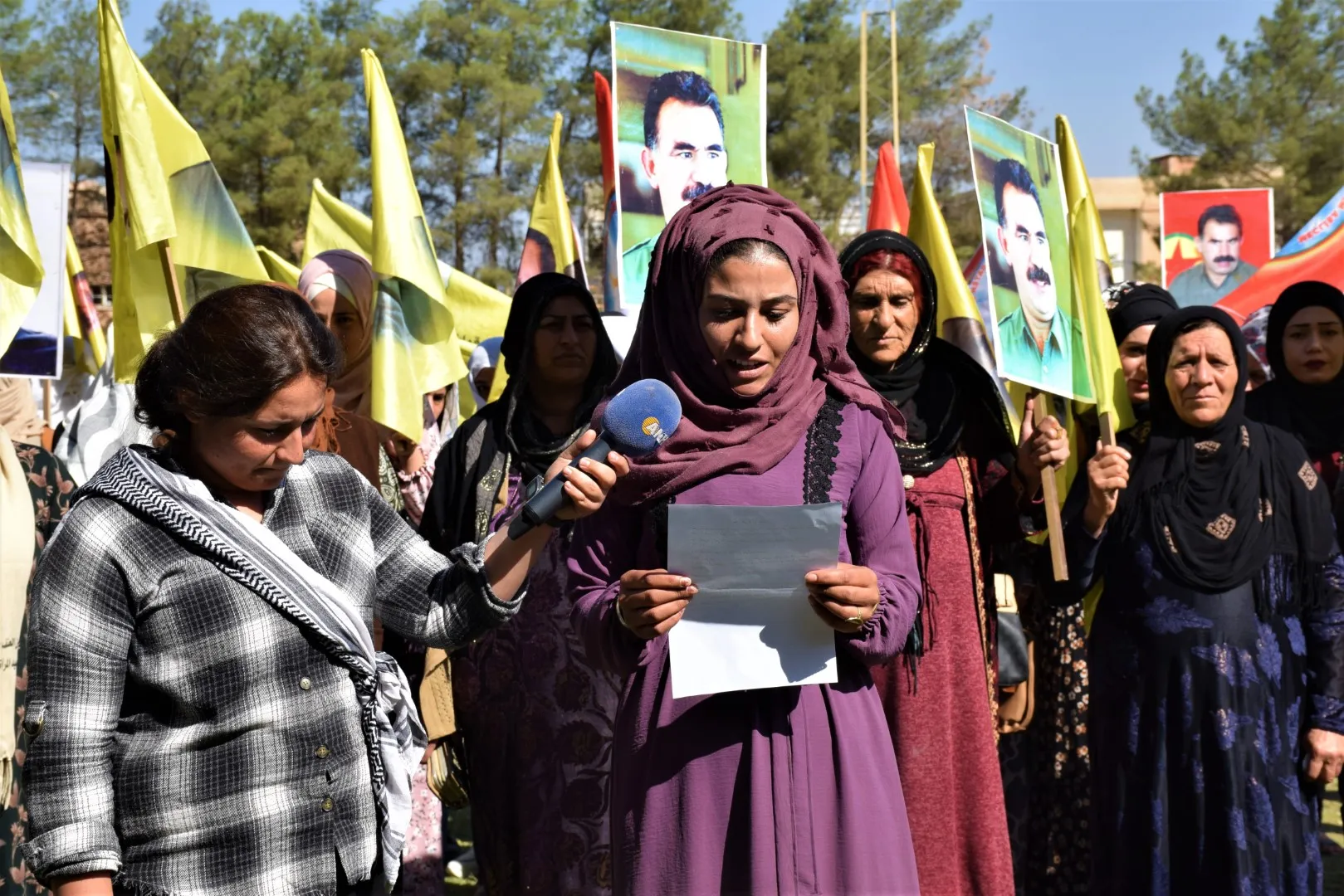 Jinên li Til Temirê tecrîda li ser rêber Ocalan şermezar kir