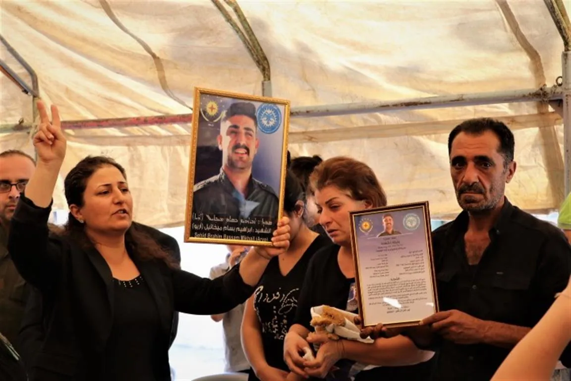 Şêniyên Hesekê sersaxî da malbata şehîd Aryo yê Suryan