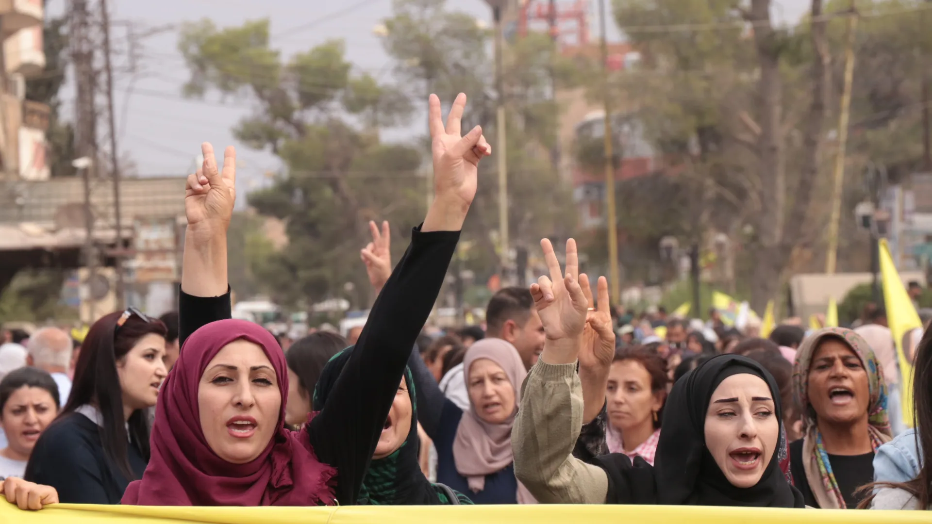 Li Qamişloyê bi hezaran bang kir: 'Bê serok jiyan nabe'