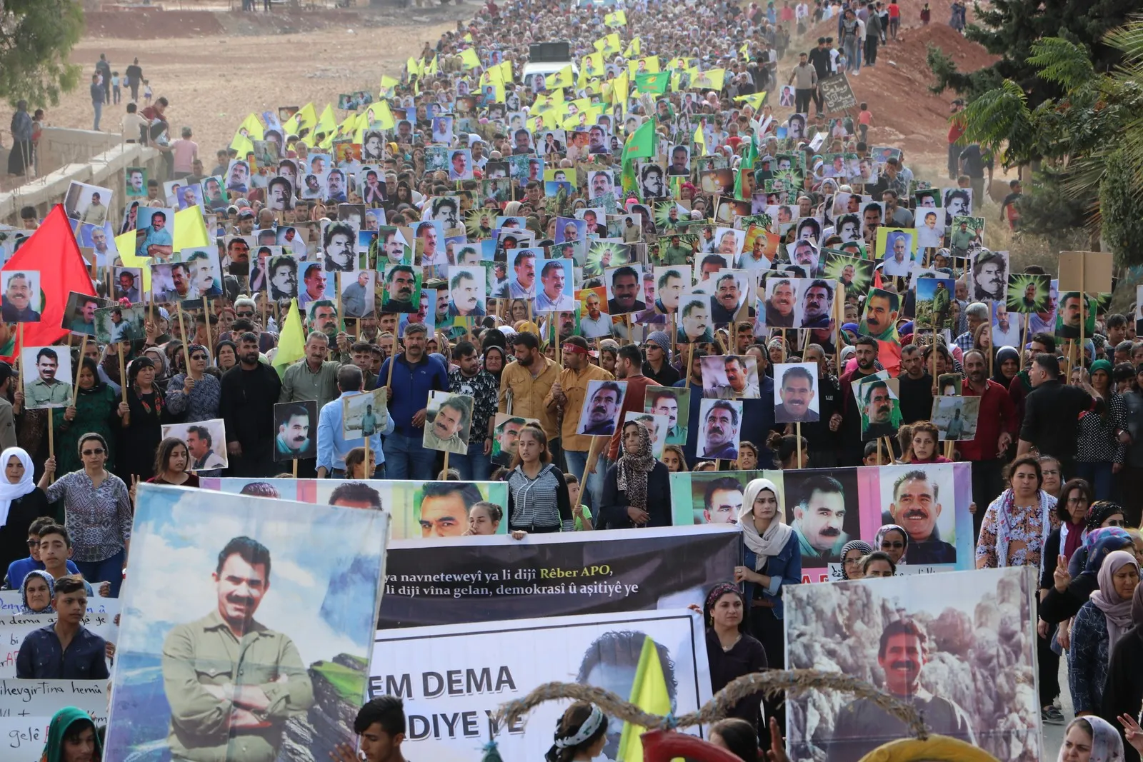 Li Şehbayê bi hezaran kes li dijî Komploya 9ʹê Cotmehê meşiya