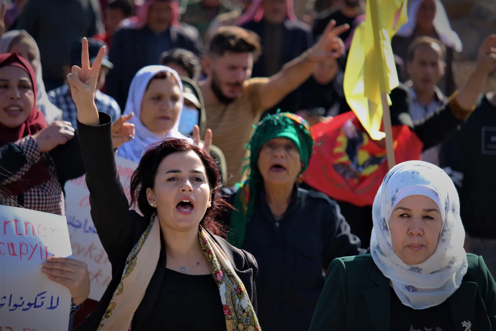 Li Hesekê bi hezaran bang kir: Bêdnegiya we hevkariya ji bo qirkirina me ye