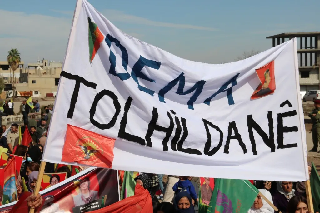 Pêkhateyên Dêrik û Til Hemîsê bertek nîşanî êrişên kîmyewî da
