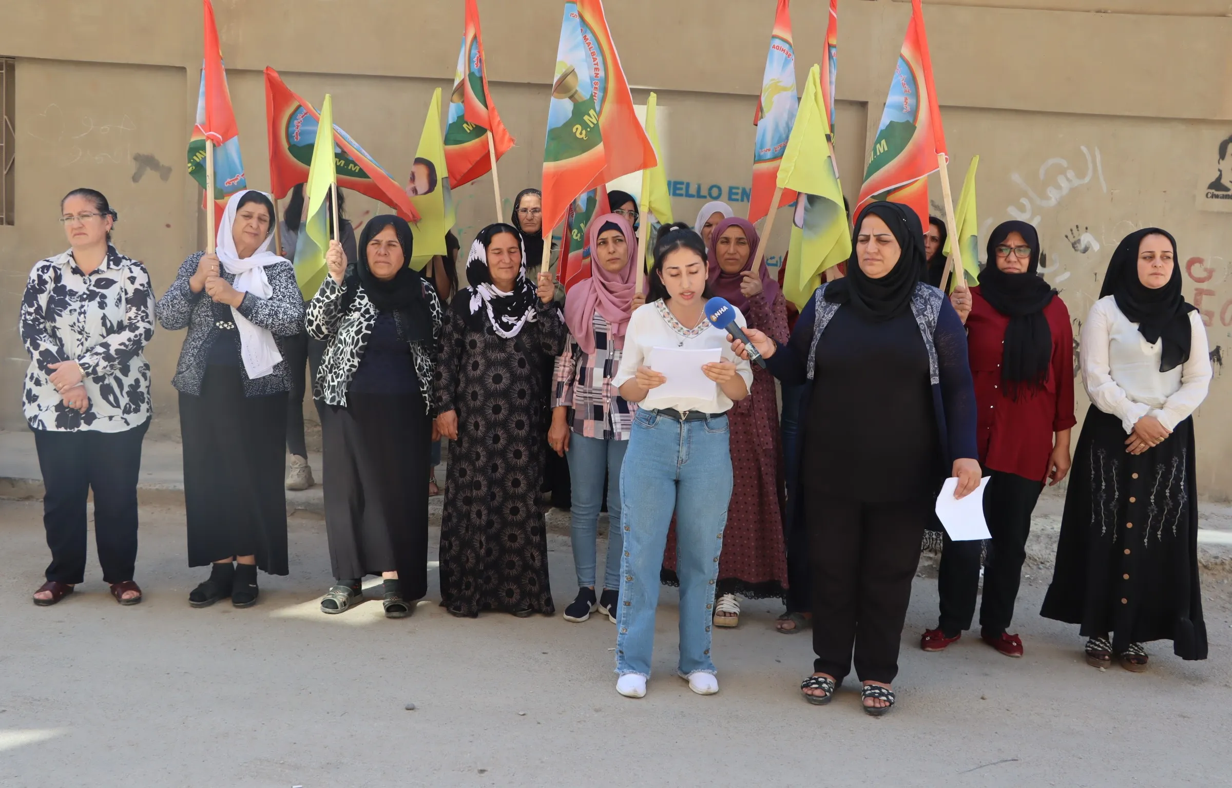 Malbatên şehîdan: Bi rihê Sara û Rûkenê em ê azadiya fîzîkî ya Rêbertî misoger bikin