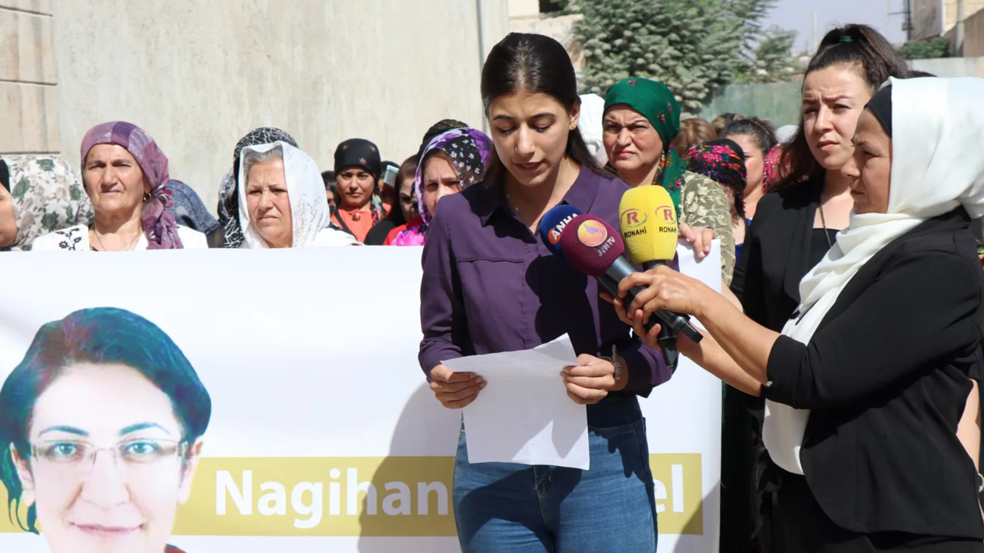 ​​​​​​​Rêxistinên jinan: Em hedegirtina Nagîhan Akarsel şermezar dikin û soza tolhildanê didin