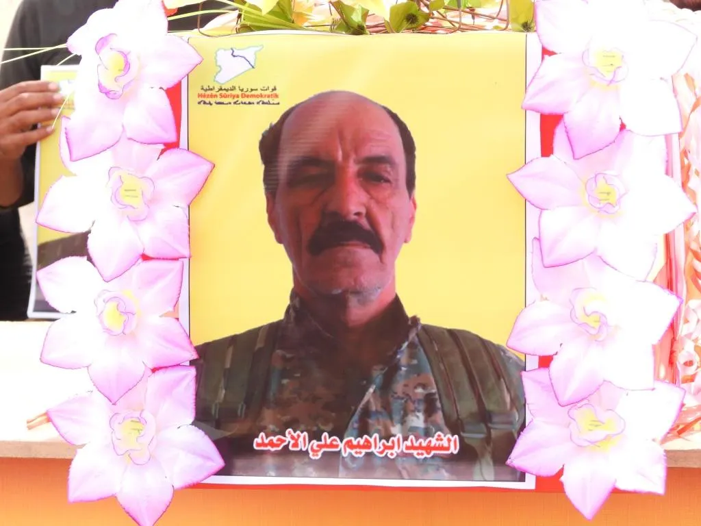 ​​​​​​​Şêniyên Tebqayê şehîd Îbrahîm El Ehmed oxir kir