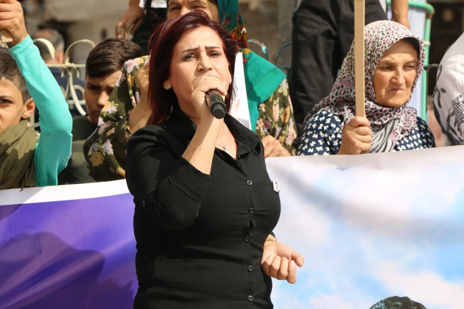 ​​​​​​​Şêniyên Şêxmeqsûd û Eşrefiyê bi meşeke girseyî komploya navneteweyî şermezar kir