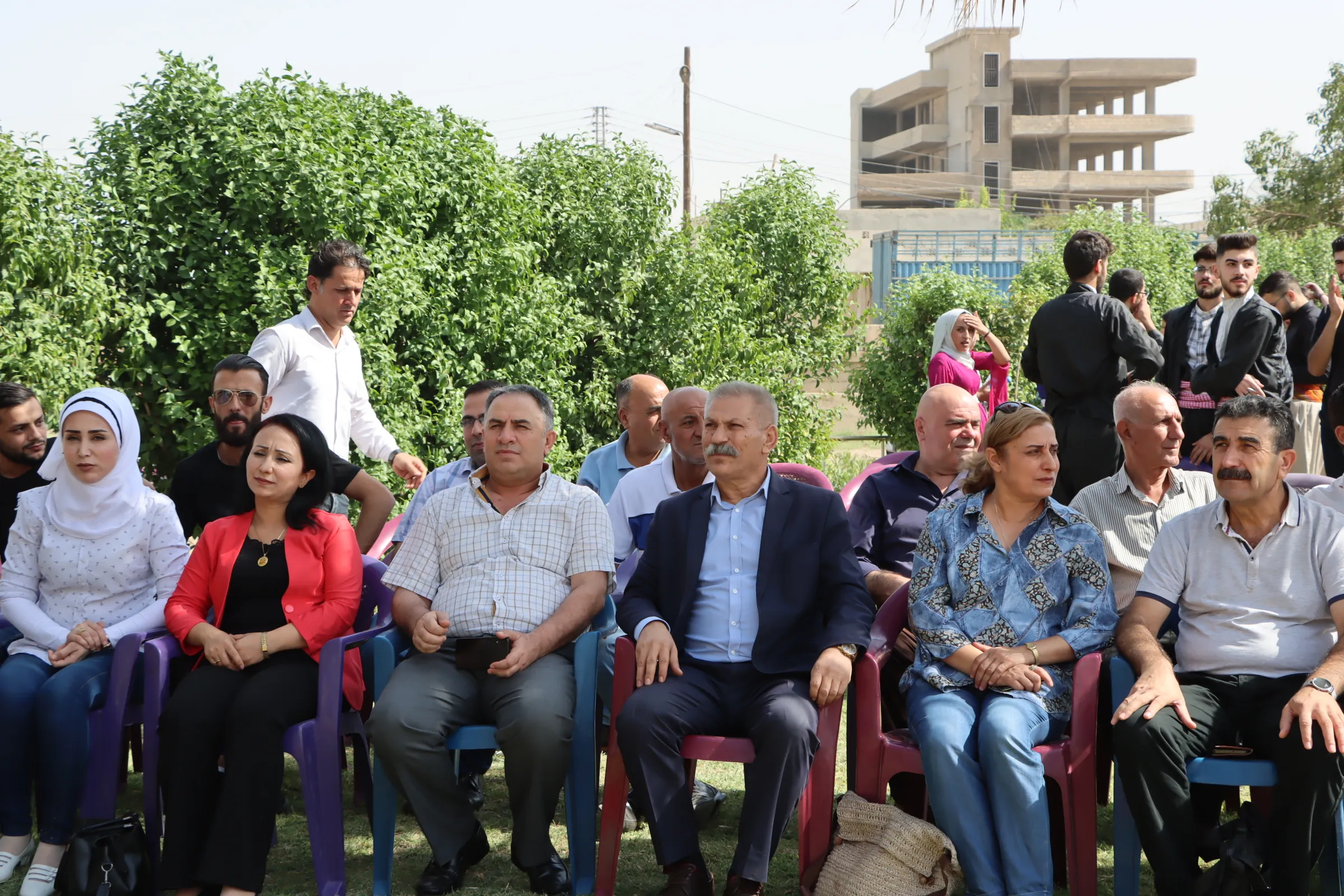 Yekitiya Mamostan bi boneya Roja Mamosteyan a Cîhanê şahiyek li darxist