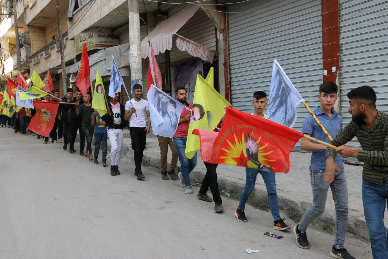 Ciwanên Helebê: Hêzên desthilatdar di şexsê jinan de şerê civakê dikin