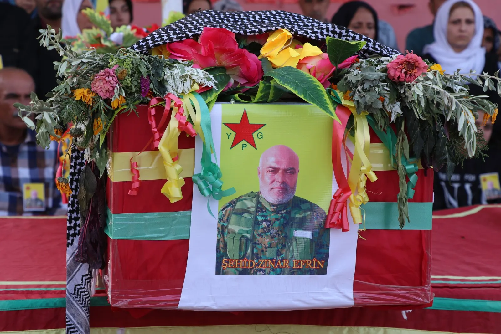 ​​​​​​​Cenazeyê şehîd Zinar Efrîn li Şehbayê hat oxirkirin