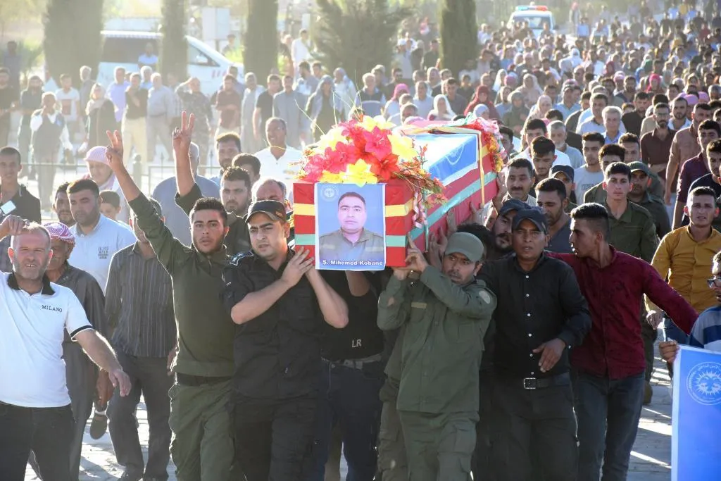 Şêniyên herêma Firatê cenazeyê şehîd Mihemed Kobanê oxir kir