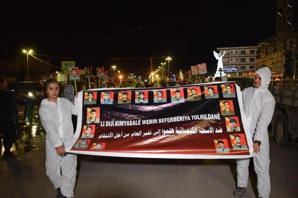 Bi dehan xwendekar li Kobanê piştgiriya berxwedana gerîla kir