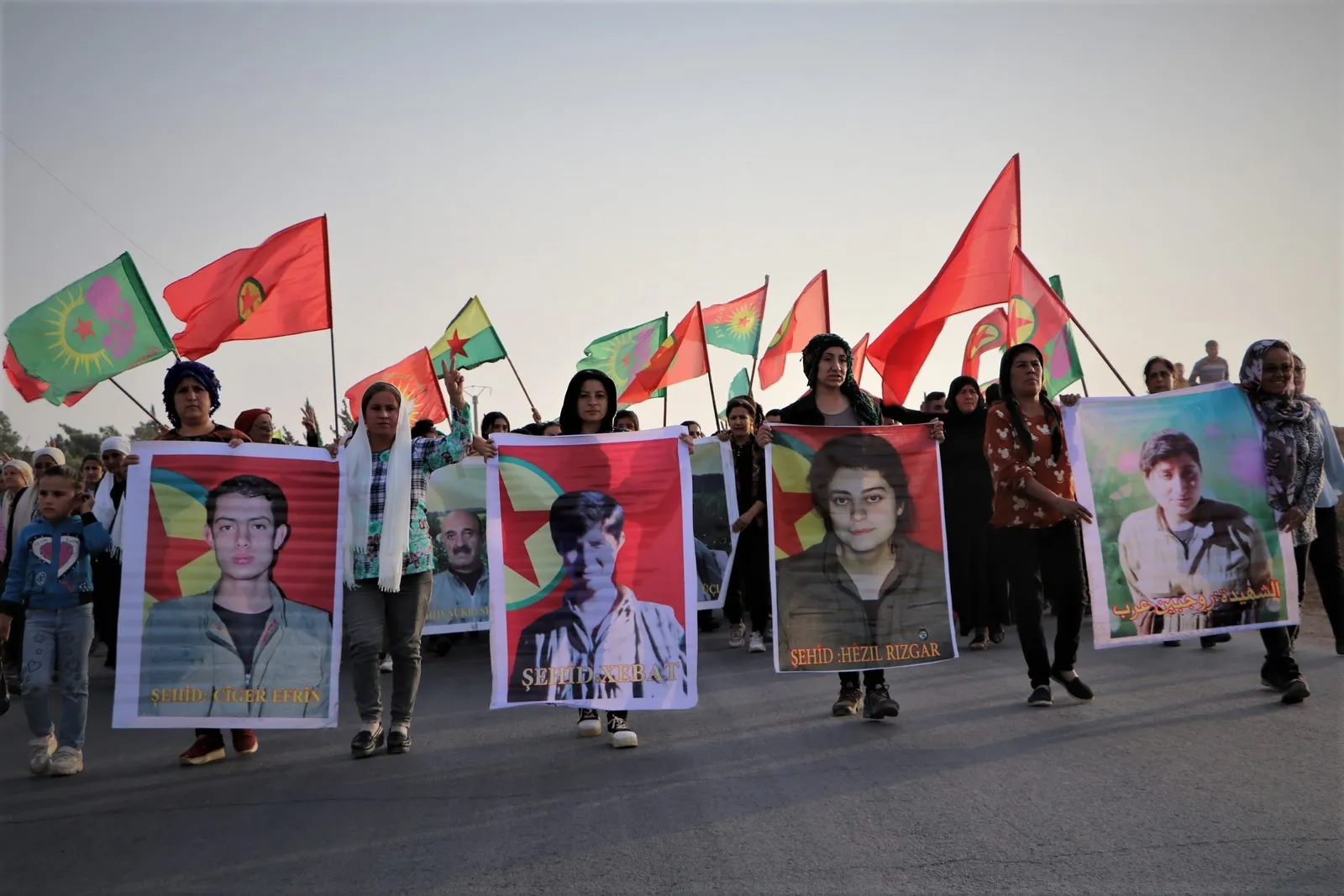 ​​​​​​​Xelkê herêma Efrînê li hember êrişên kîmyewî yên dagirkeriya Tirk derket