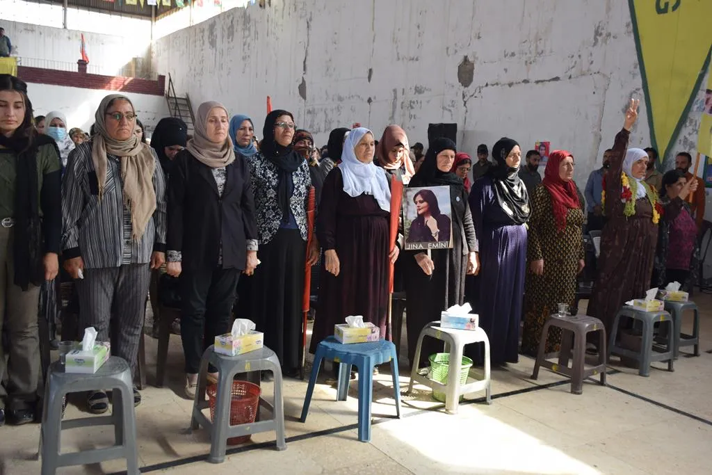 ​​​​​​​Beşdarên merasîma şehîdên êrişa kîmyewî: Biryara me berxwedan e