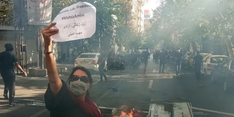 di xwepêşandanên li Îran û Rojhilatê Kurdistanê de, fermandarek Supayê Pasdaran hat kuştin