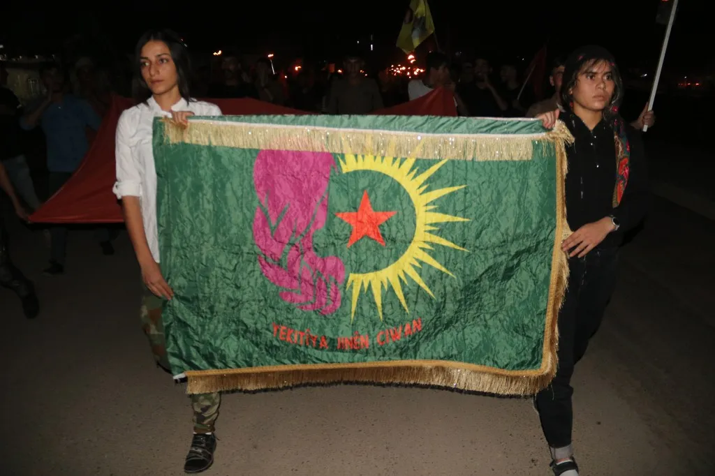 ​​​​​​​Ciwanên Dêrik û Helebê Komploya 9ʹê Cotmehê şermezar kir