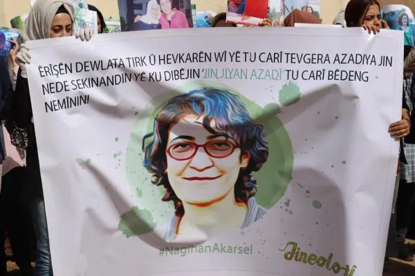 ​​​​​​​Endamên Navenda Lêkolînan a Jineolojiyê: Jina serhildêr ji bo sîstemên desthilatdar metirsî ye