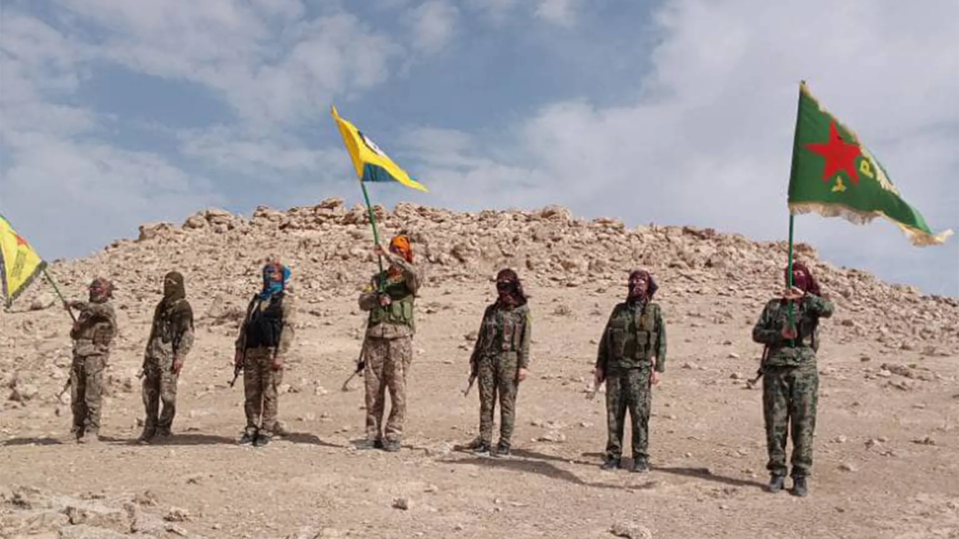 Şervanên enternasyonalîst banga piştgiriya şoreşa Rojava kir