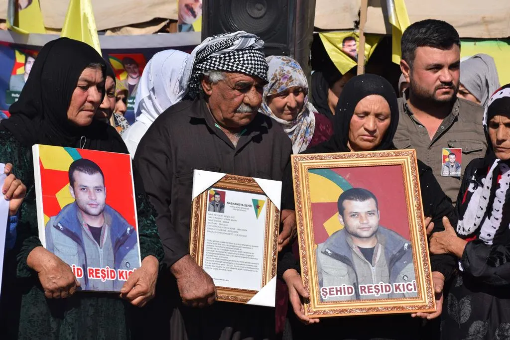 ​​​​​​​Şêniyên Qamişloyê sersaxî da malbata şehîd Zinar Şahîn