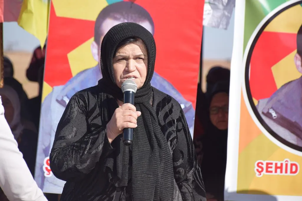 ​​​​​​​Şêniyên Qamişloyê sersaxî da malbata şehîd Zinar Şahîn