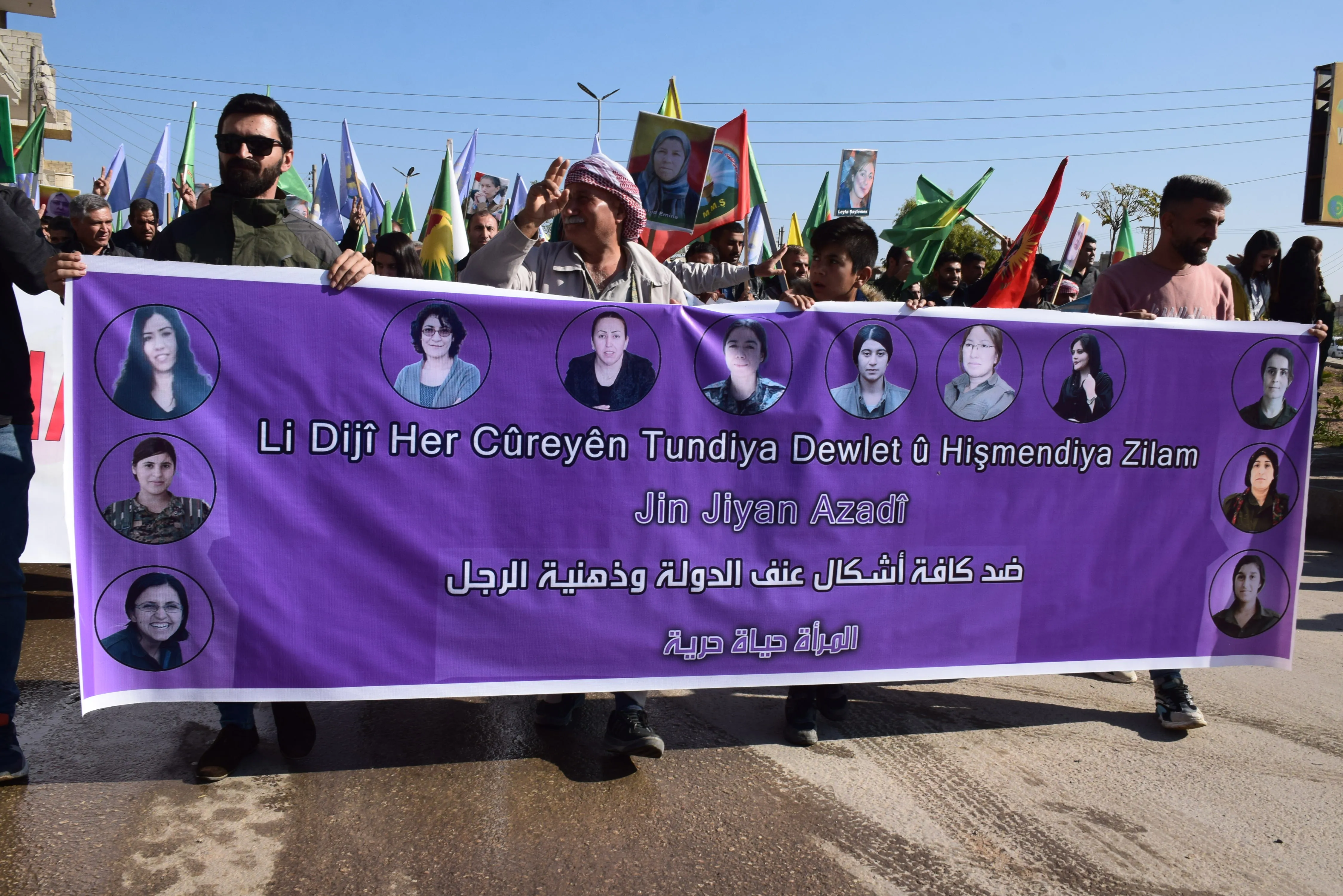 ​​​​​​​Mêr li dijî tundiya li ser jinan meşiyan