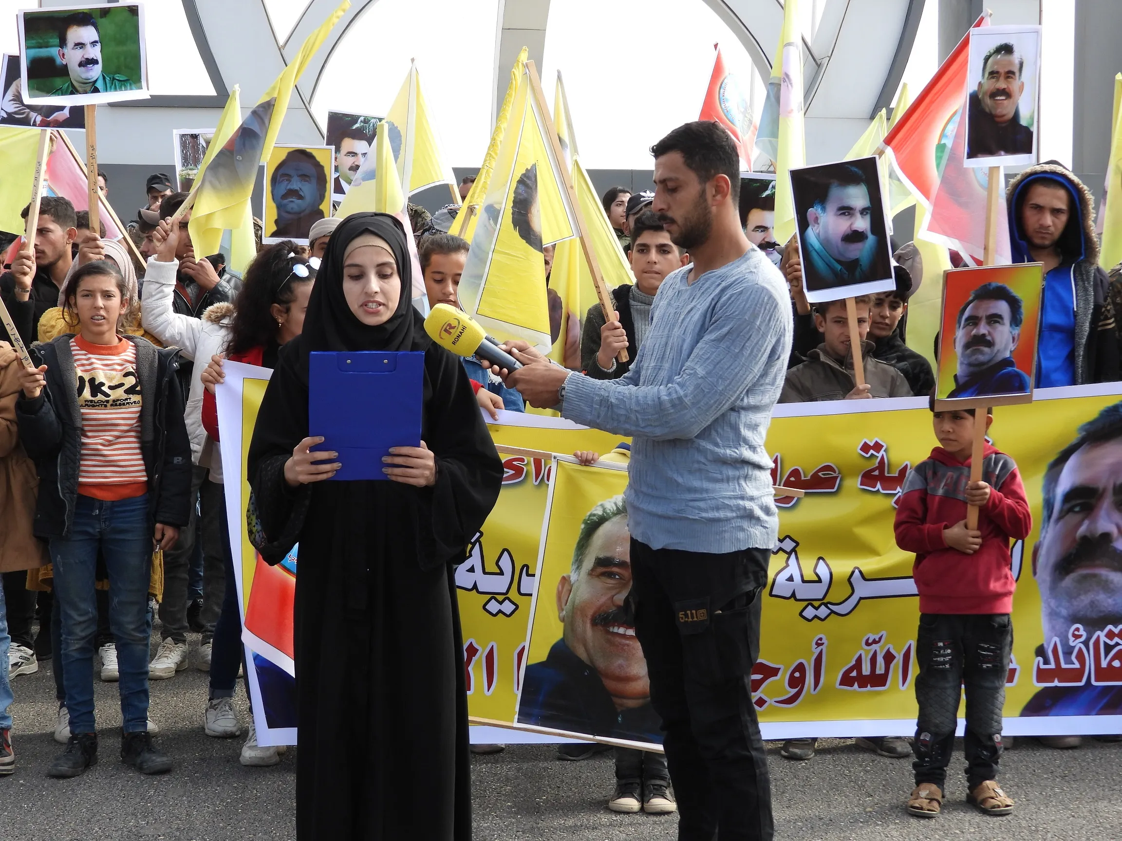 Şêniyên Tebqayê bi meşekê azadiya fîzîkî ya rêber Ocalan xwest