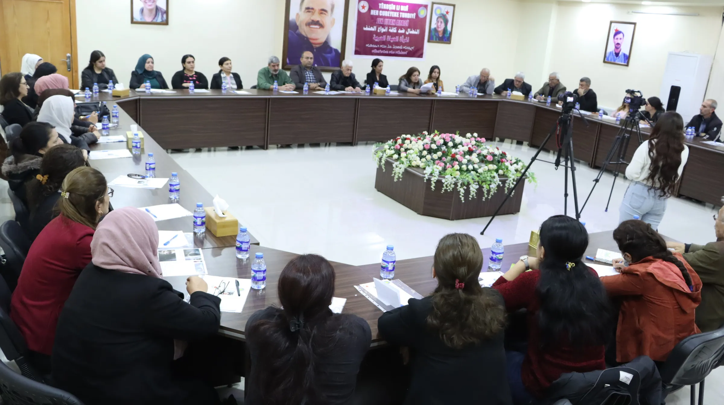 Li Qamişloyê rêzesemînerên li ser 25′ê Mijdarê