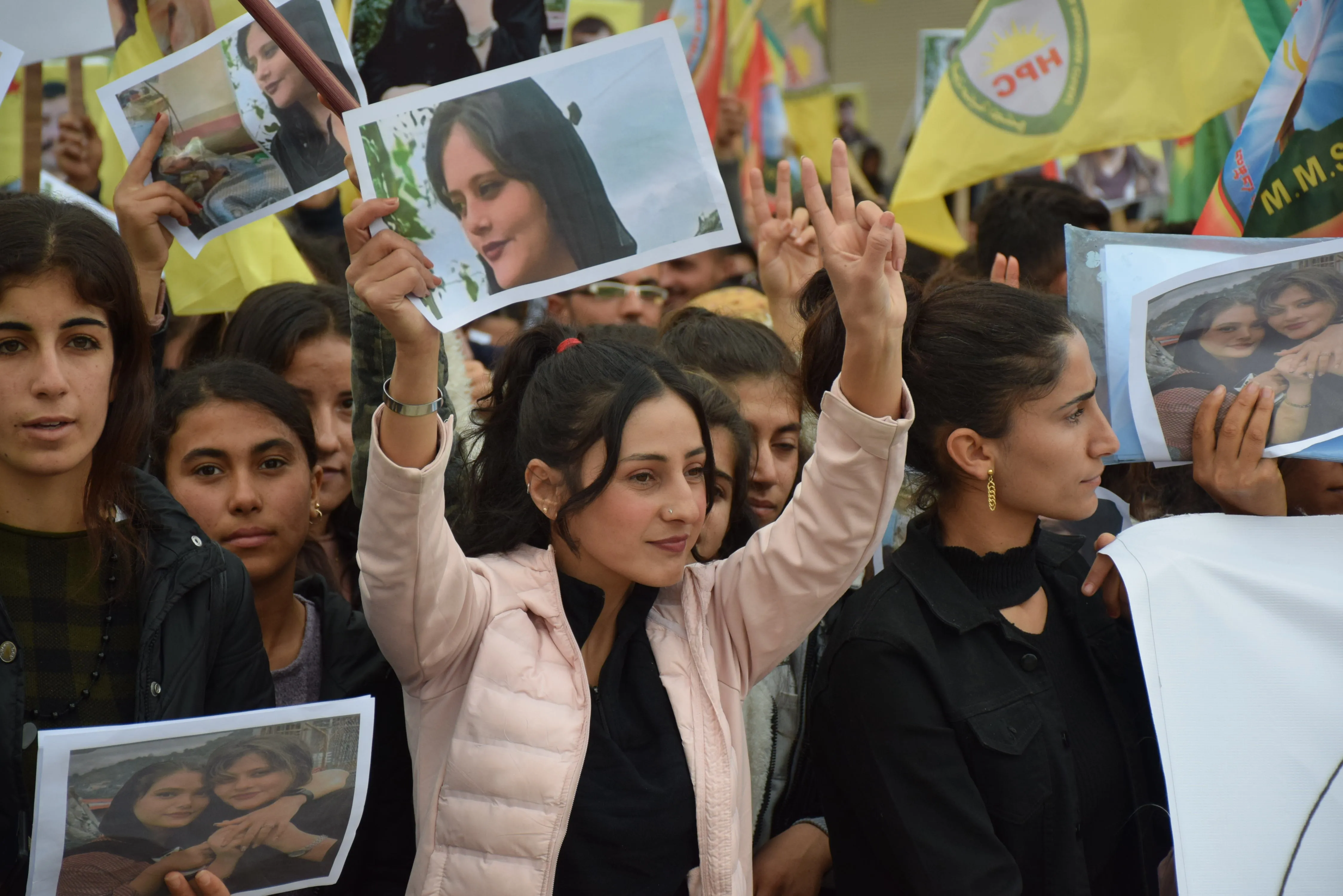 ​​​​​​​Şêniyên Firat û Minbicê piştgirî da serhildana li Rojhilat û Îranê