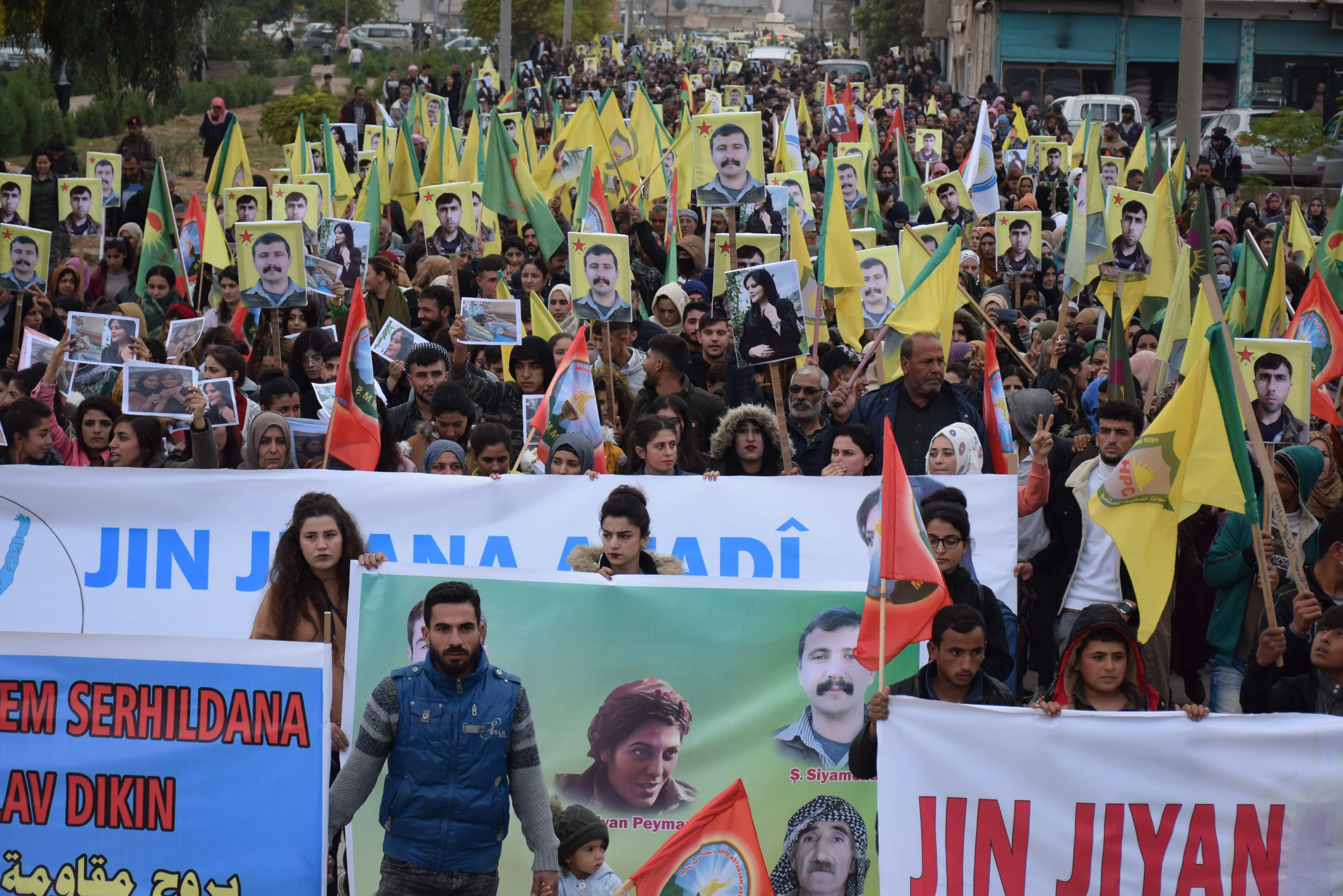 ​​​​​​​Şêniyên Firat û Minbicê piştgirî da serhildana li Rojhilat û Îranê