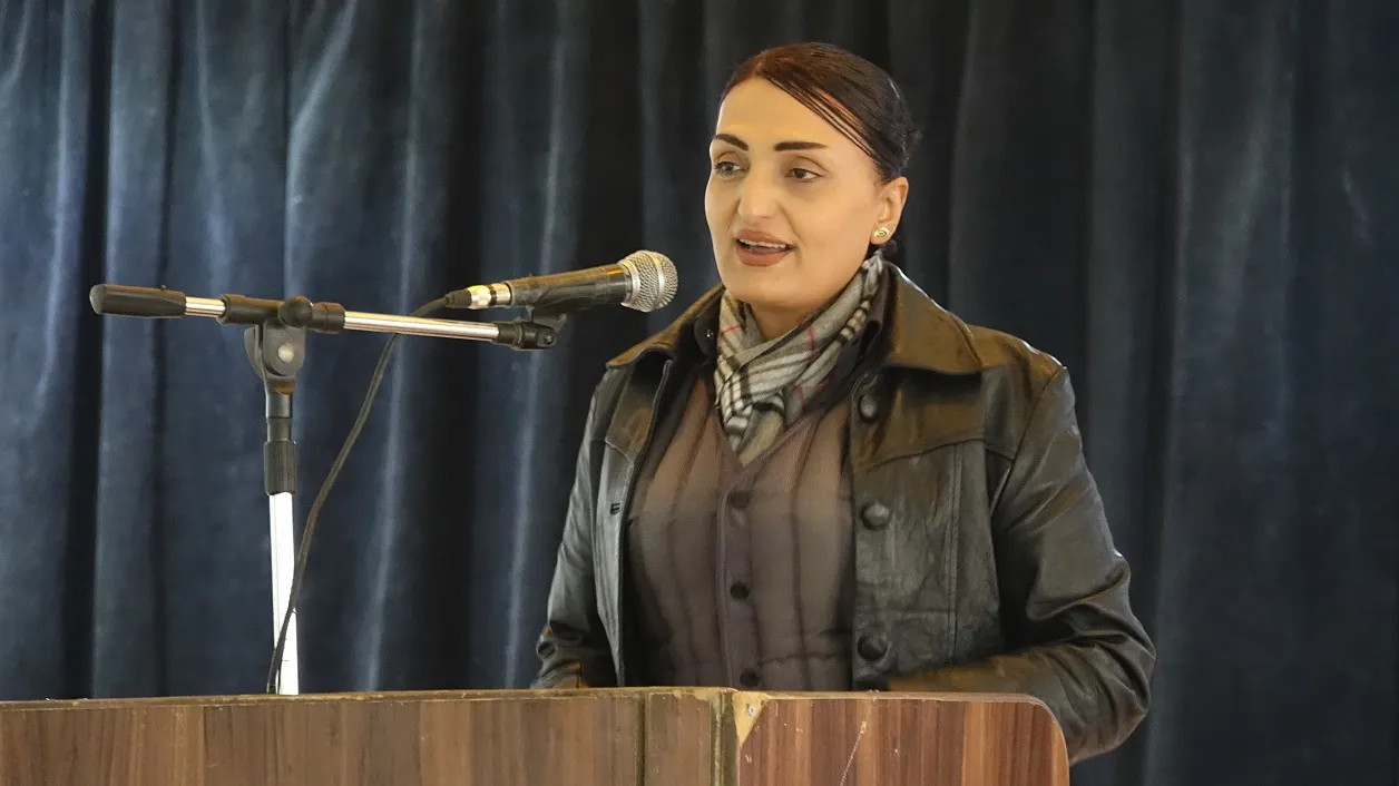 Di çalakiyan de cûreyên tundiyê û rêbazên bidawîkirina wê hatin nîqaşkirin