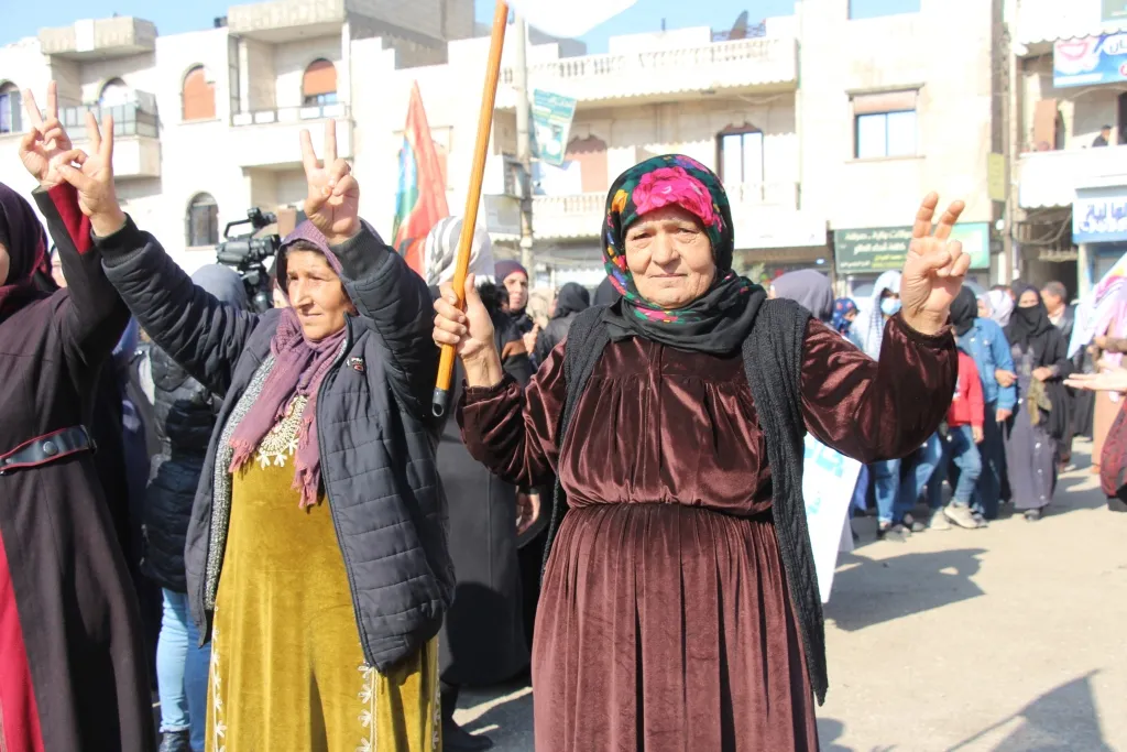 ​​​​​​​Şêniyên Minbicê li hember êrişan daketin qadan