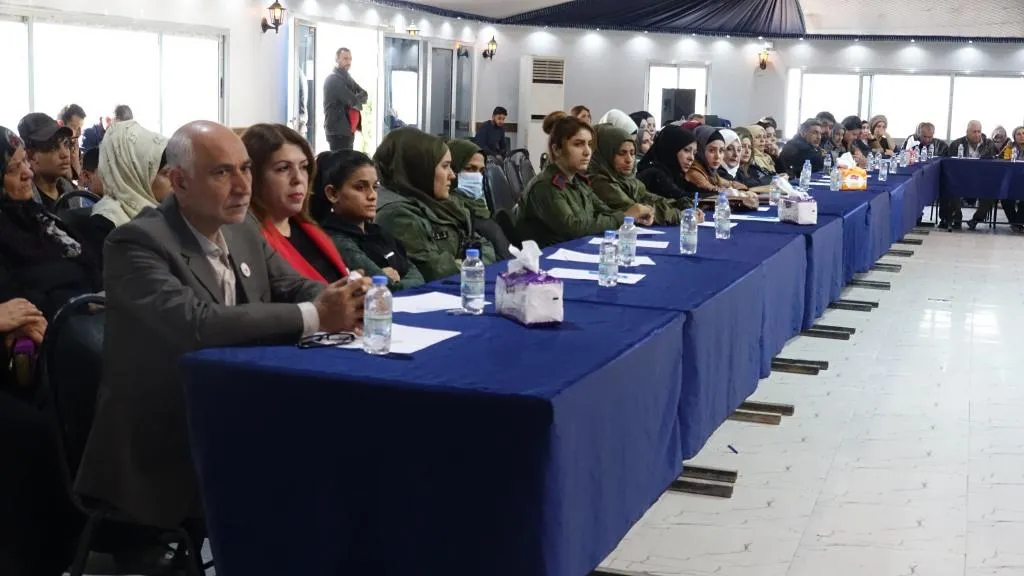 Li Reqayê panel û li Şehbayê pêşangeha hunera şêwekariyê