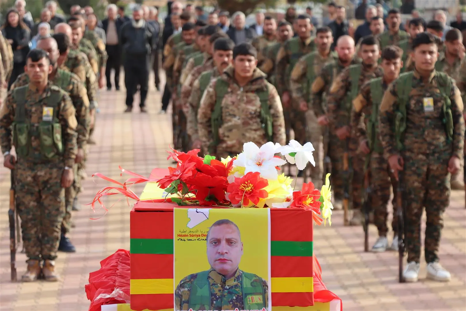 Şêniyên Hesekê cenazeya şehîd Xalid Oso oxir kir