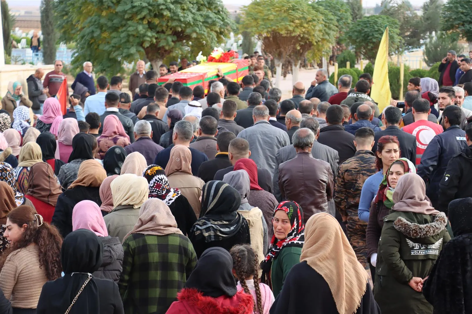Şêniyên Hesekê cenazeya şehîd Xalid Oso oxir kir