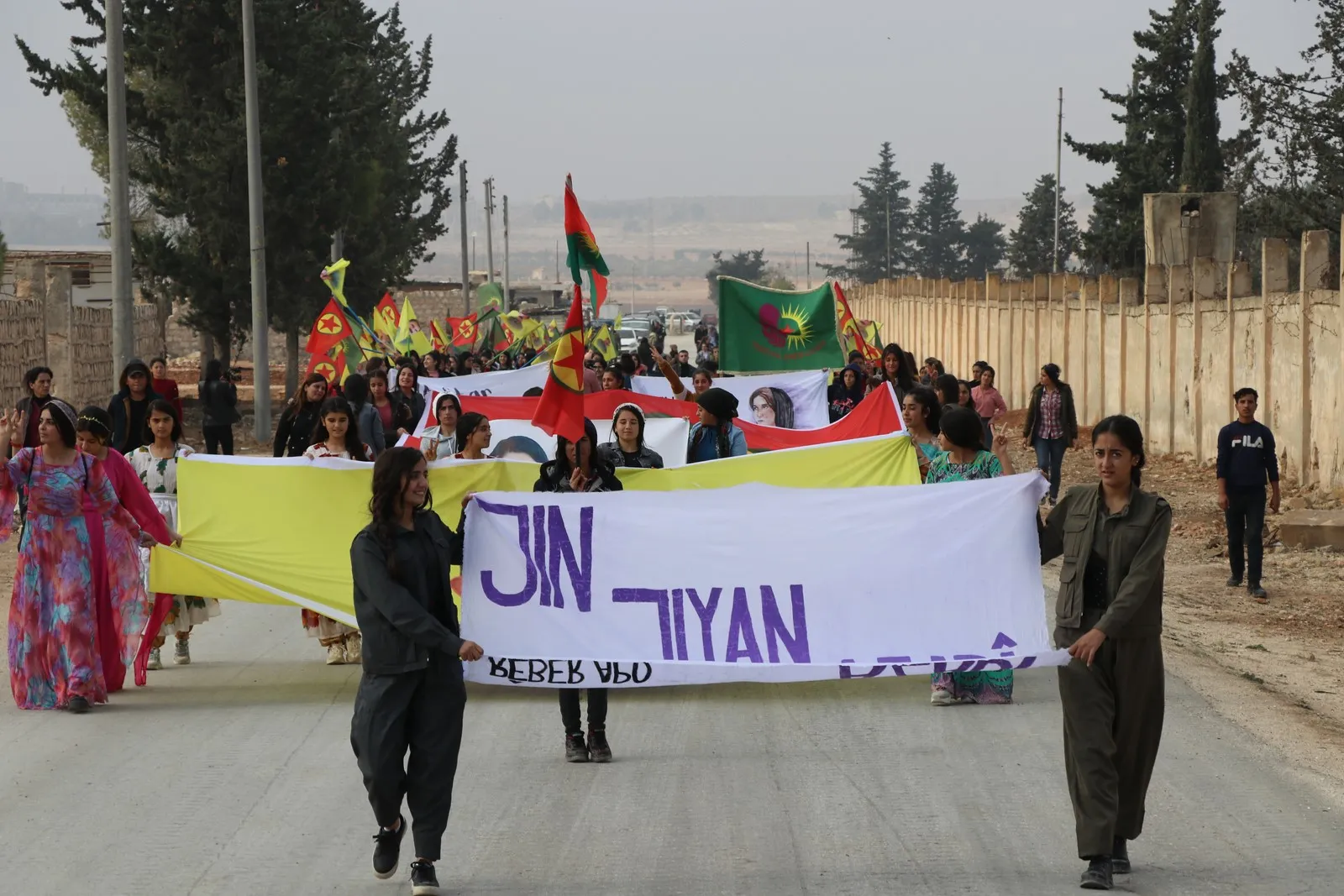 Li Şehbayê xwepêşandana bi diruşma "Jin, Jiyan, Azadî"