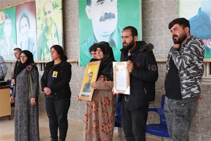 Cenazeyê şehîd Hesen Dirbêsiyê bi merasîmekê hat veşartin