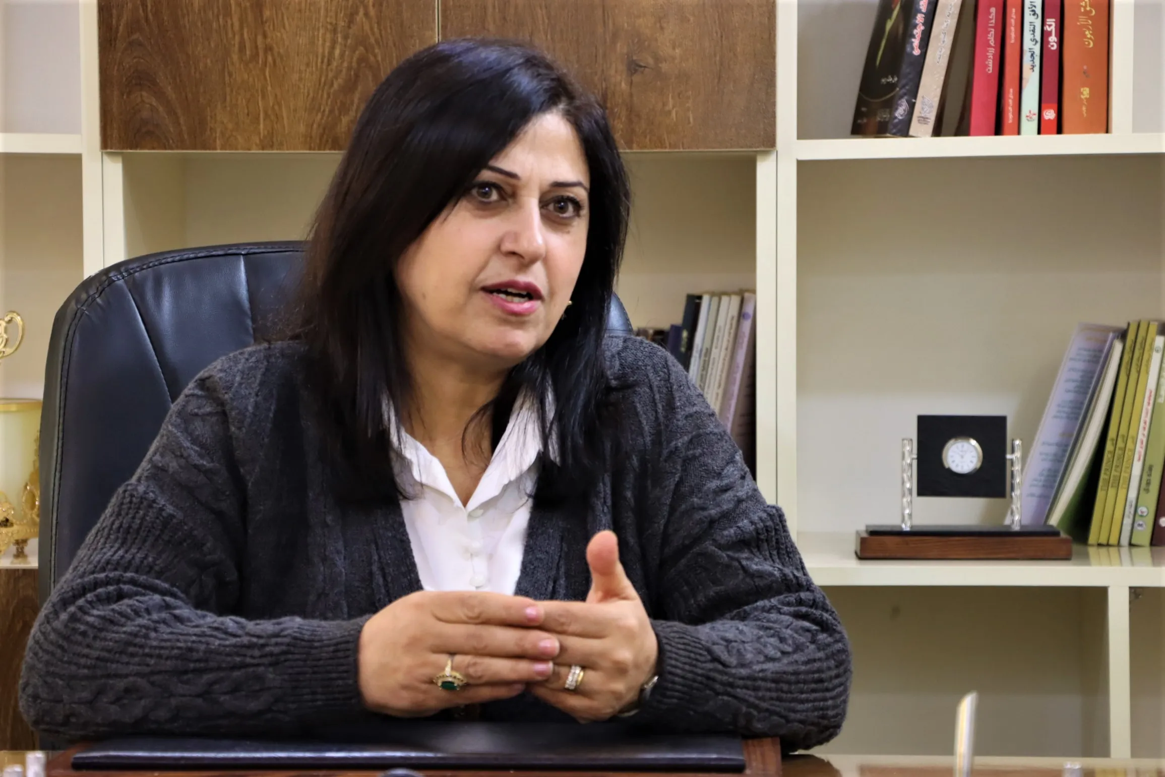​​​​​​​Emîne Omer: Erkên şeklî yên hikumeta Şamê jineke bêîrade afirand