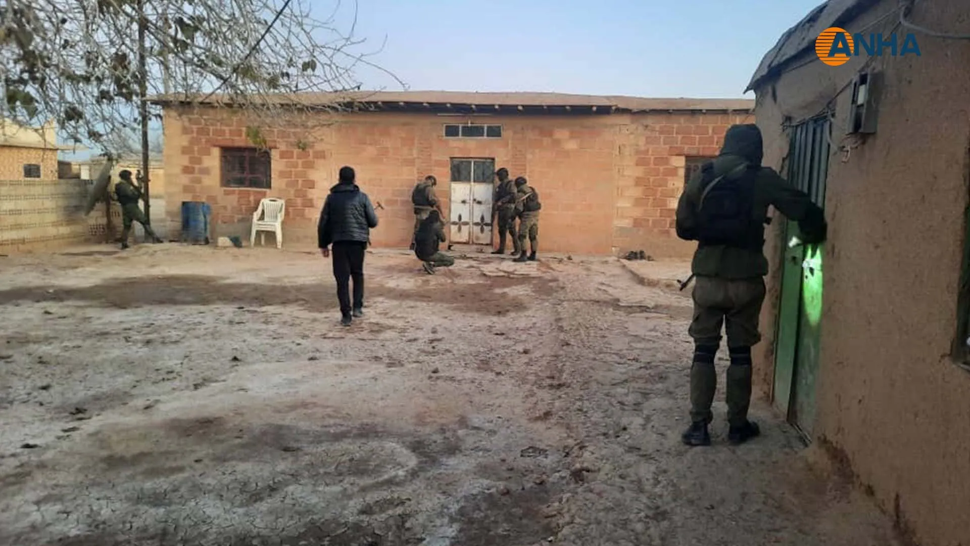 'Birûksa Cizîrê': Li gundewarê Til Birakê gelek şaneyên veşartî hatin girtin