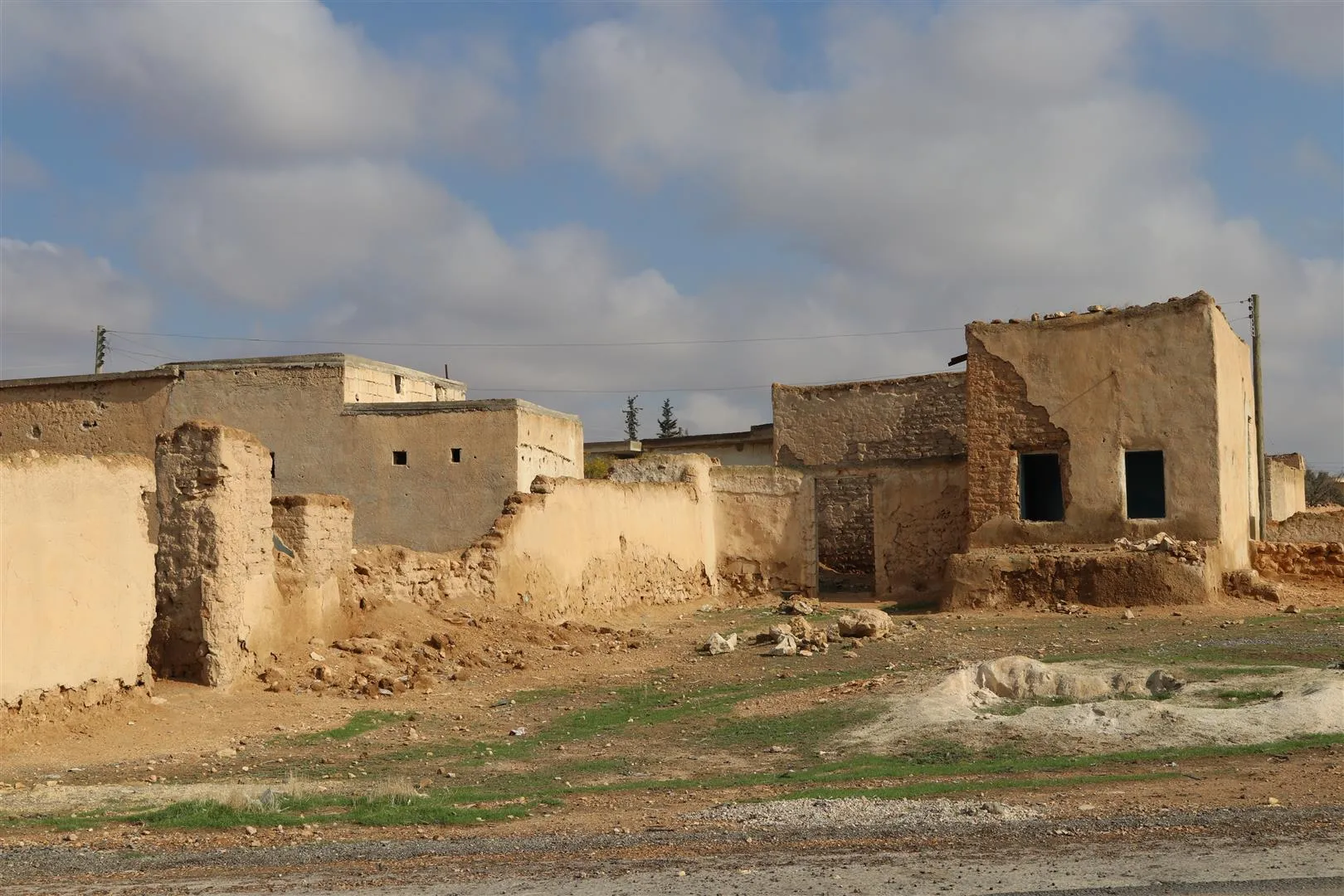 Bi wêne û dîmen; dagirkeriya Tirk dibistana gundê Um Cilûd rûxand