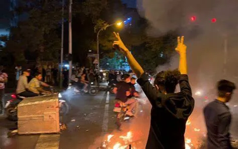 Li Rojhilat û Îranê 89 roj in gel li qadan e