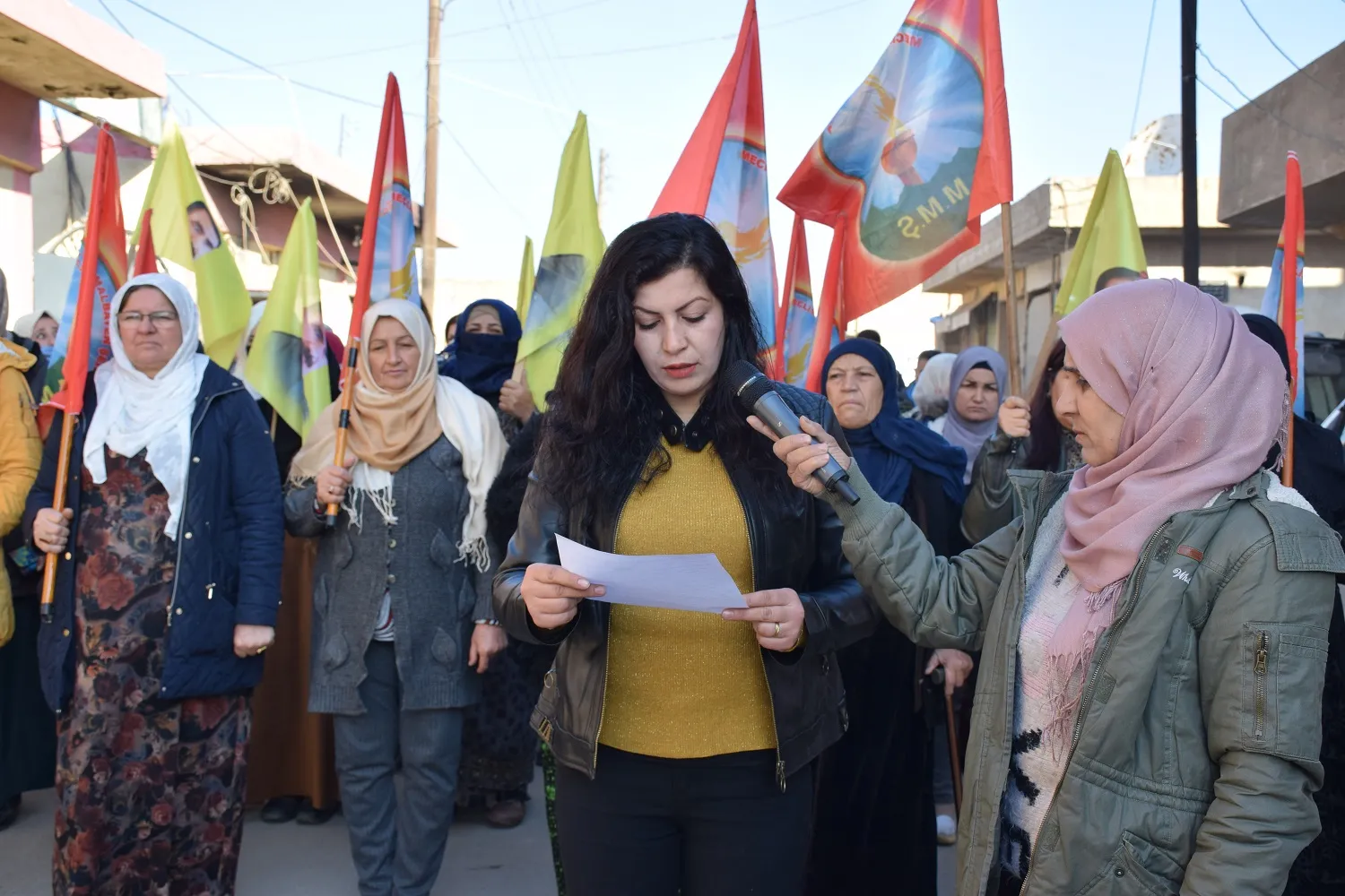 ​​​​​​​Malbatên şehîdan rûxandina goristana şehîdan a Serêkaniyê şermezar kir