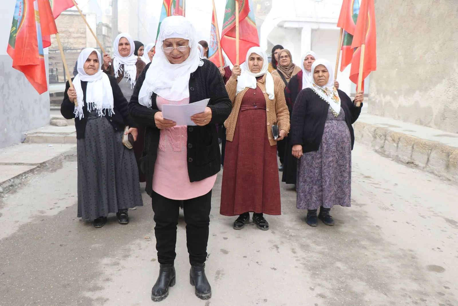 Dayikên Aştiyê êrişên dagirkeriyê şermezar kirin