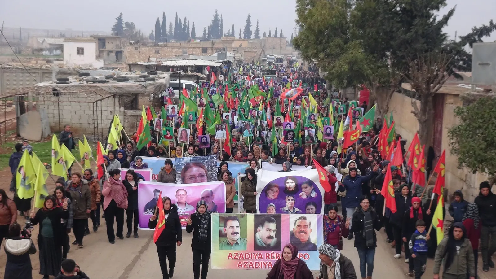 ​​​​​​​Şêniyên Efrînê komkujiya Parîsê şermezar kir