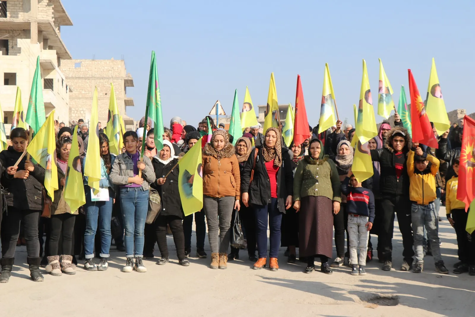 Li Helebê bi sedan kesî tecrîda li ser Rêber Ocalan şermezar kir