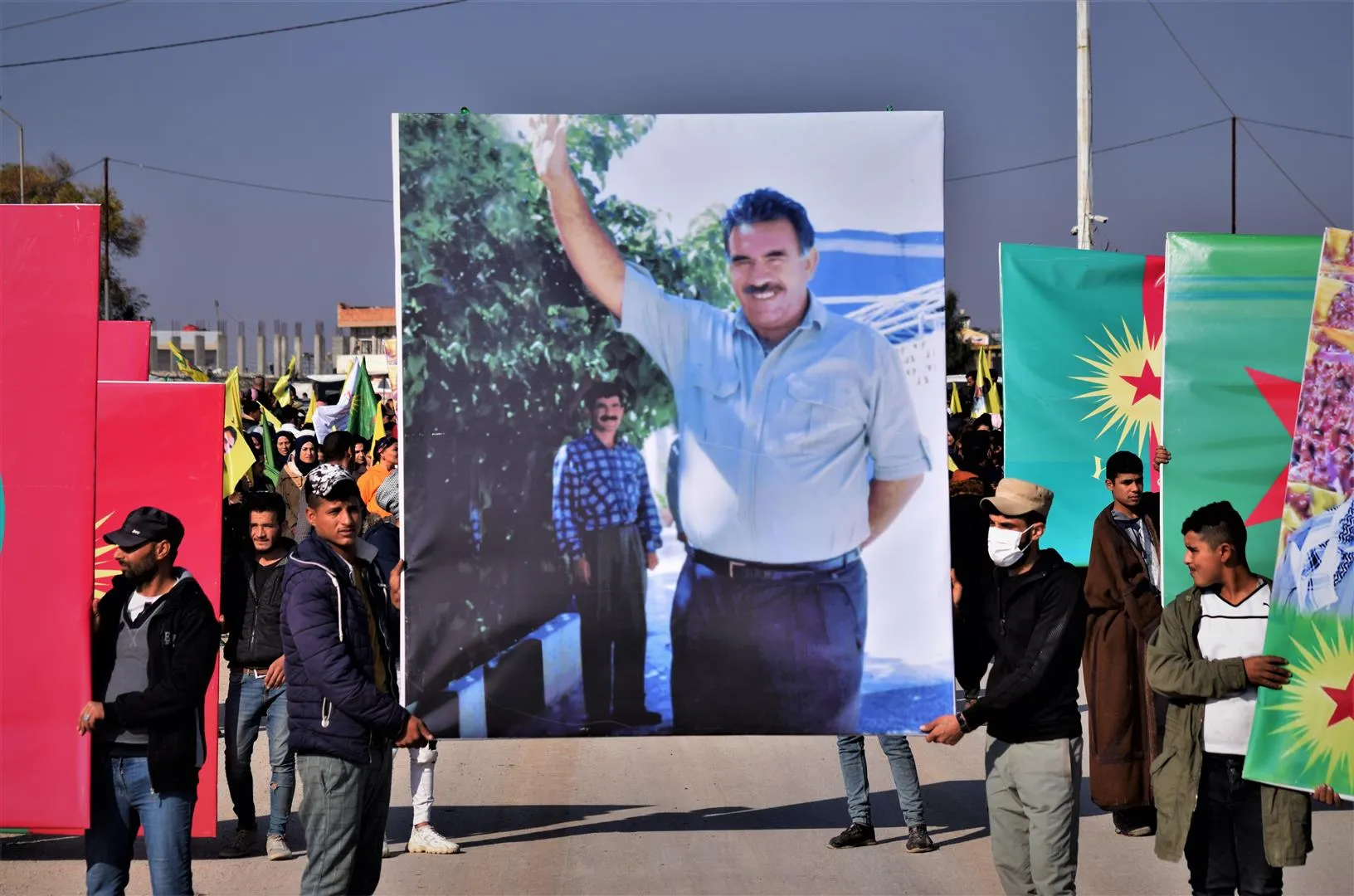 Li Hesekê bi hezaran banga azadiya fîzîkî ya Rêber Ocalan kir