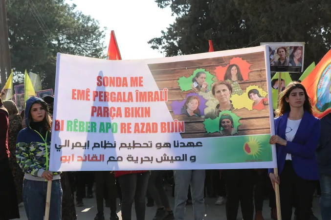 Şêniyên Dirbêsiyê: Divê Fransa lêpirsîna Komkujiya Duyem a Parîsê bike
