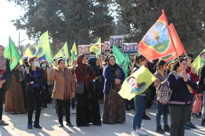 Şêniyên Dirbêsiyê: Divê Fransa lêpirsîna Komkujiya Duyem a Parîsê bike