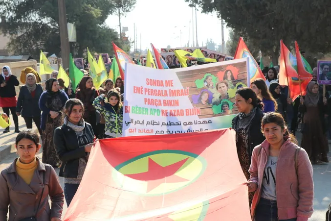 Şêniyên Dirbêsiyê: Divê Fransa lêpirsîna Komkujiya Duyem a Parîsê bike