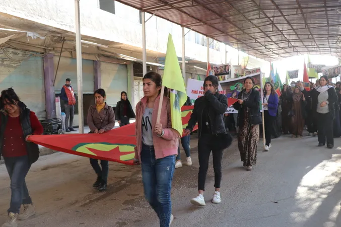 Şêniyên Dirbêsiyê: Divê Fransa lêpirsîna Komkujiya Duyem a Parîsê bike