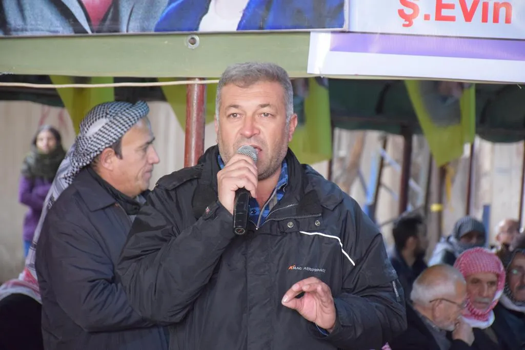 Di merasimên sersaxiyê yên şehîdên komkujiya duyem a Parîsê de: Em ê berxwedanê bidomînin