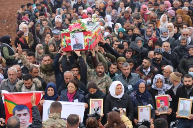 Şêniyên herêma Efrînê cenazeyê şehîd Soro Çiya oxir kir